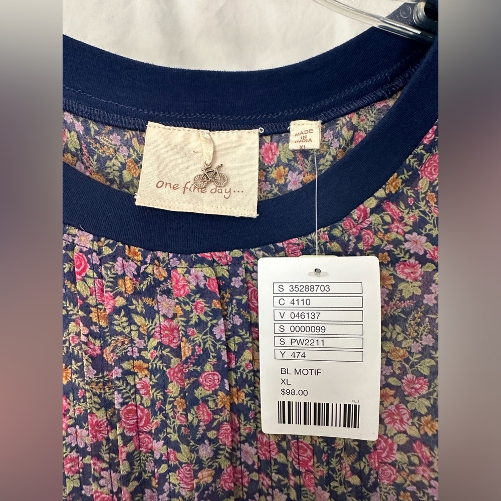 NWT One Fine Day Floral Silk Blouse - Picture 2 of 6